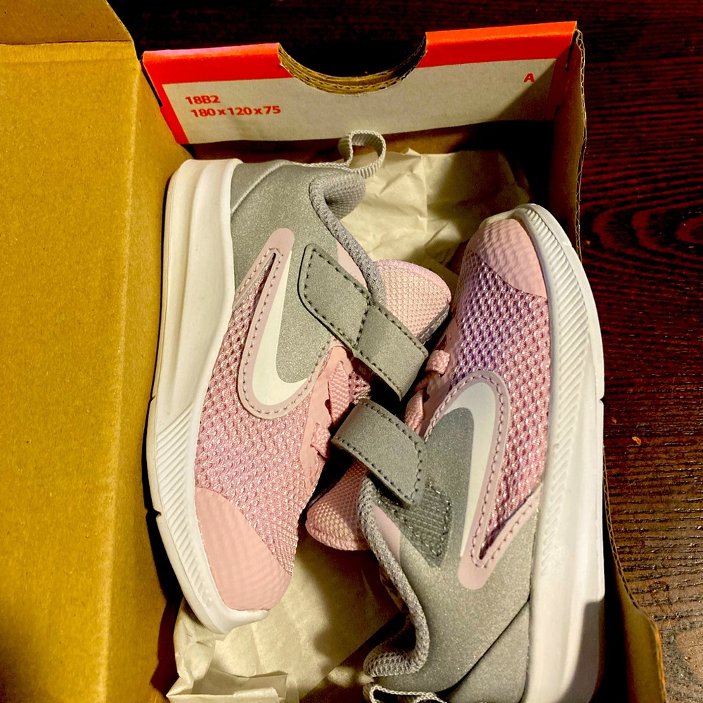 Nice pair of Nike toddler sneakers New in the box